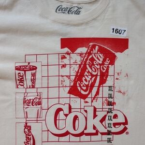 Coca-Cola Vintage Cream and Red Tee Women's XXL Graphic Shirt Sleeves Crew Neck